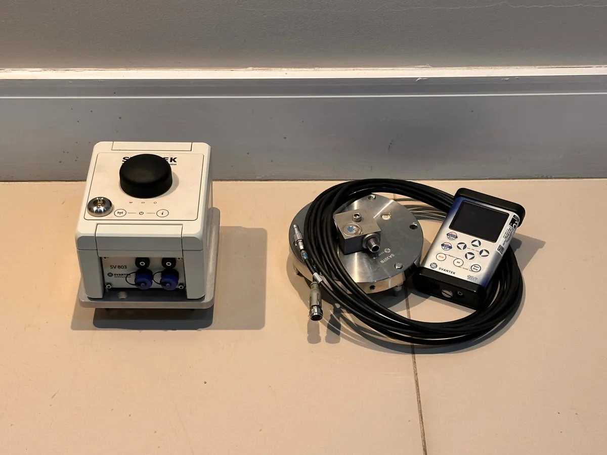 Kit de medição: monitor SV 803, sensor triaxial e medidor portátil